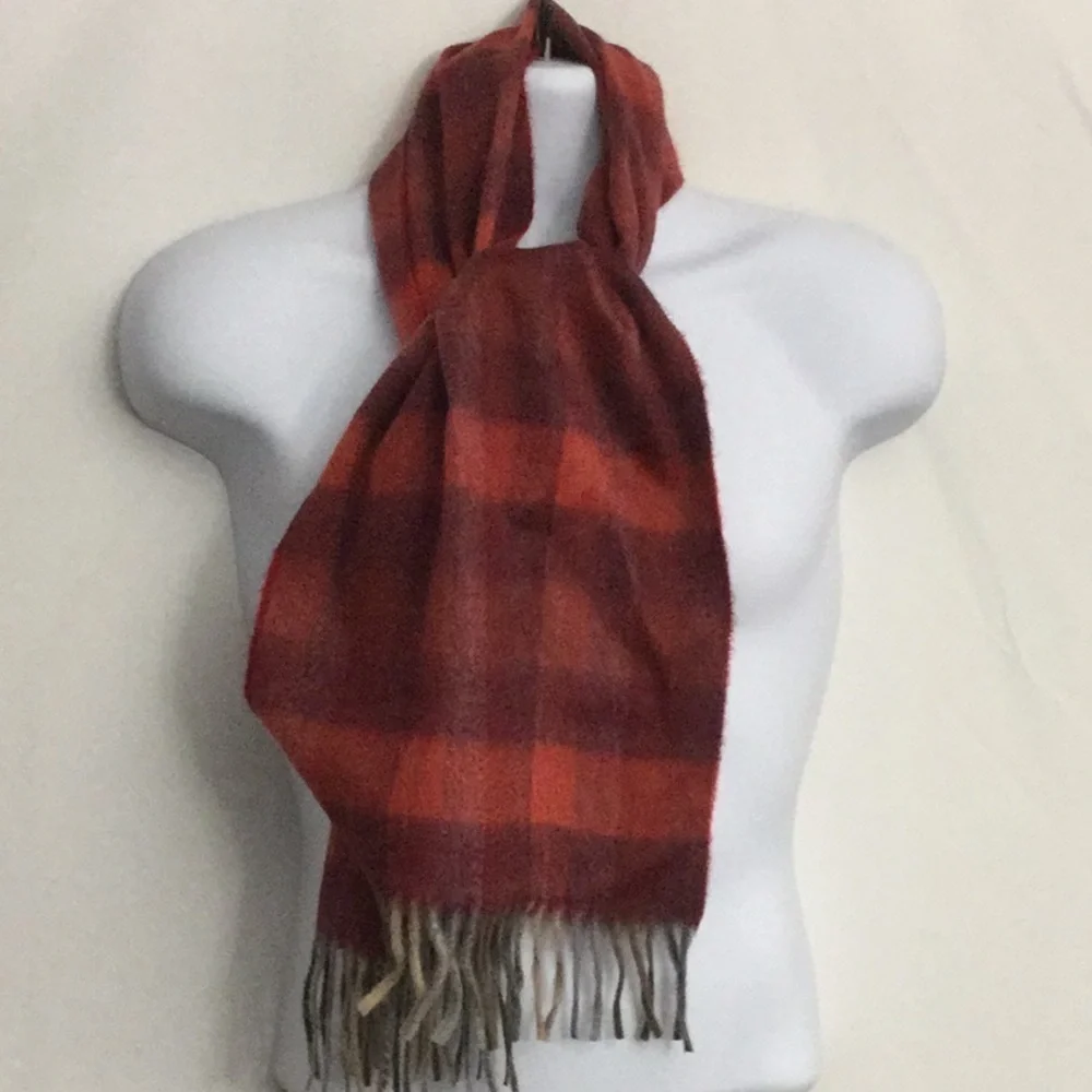 NWOT Scottish Cashmere Scarf Unisex Shades of Red
